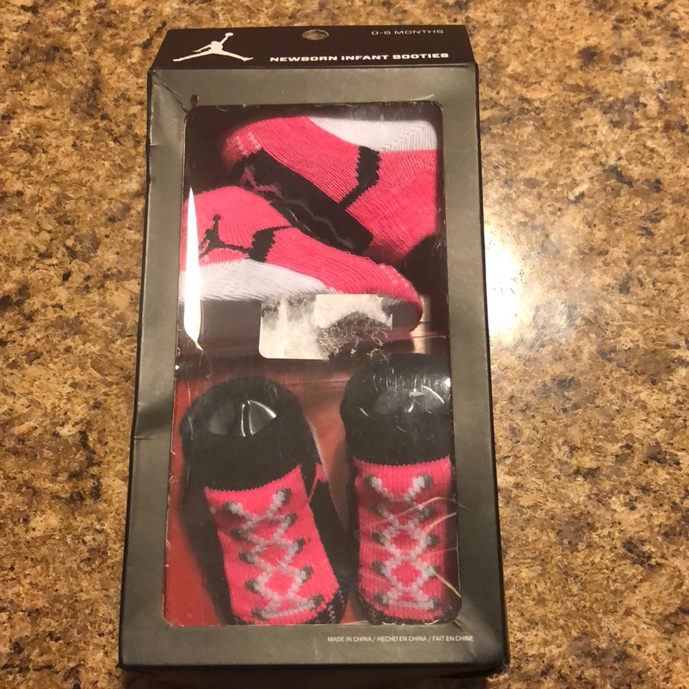 Newborn Jordan infant booties
